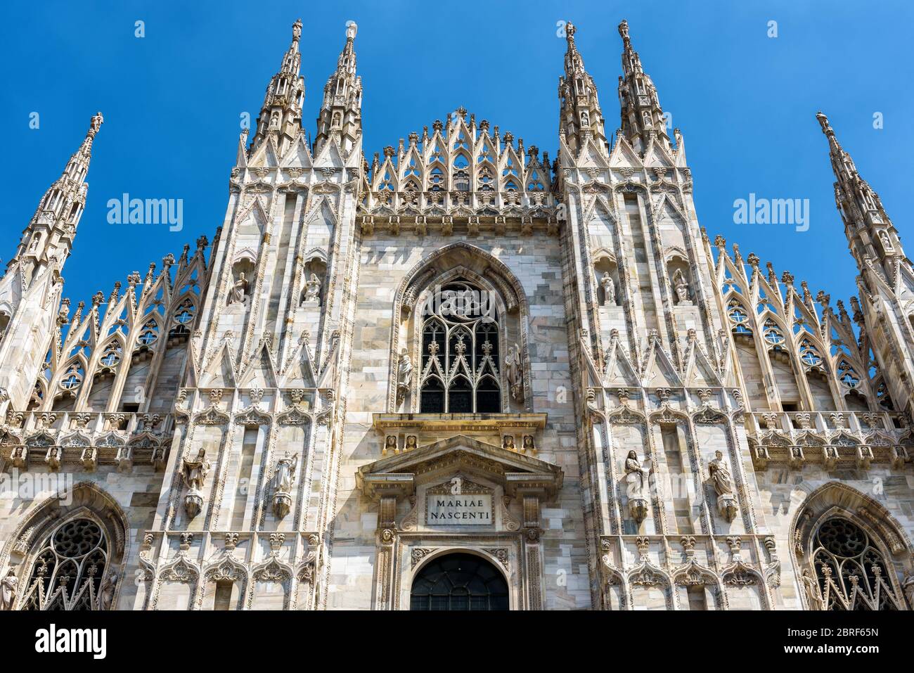 La célèbre cathédrale de Milan (Duomo di Milano) à Milan, en Italie. Le Duomo de Milan est la plus grande église d'Italie et la cinquième plus grande au monde. Banque D'Images