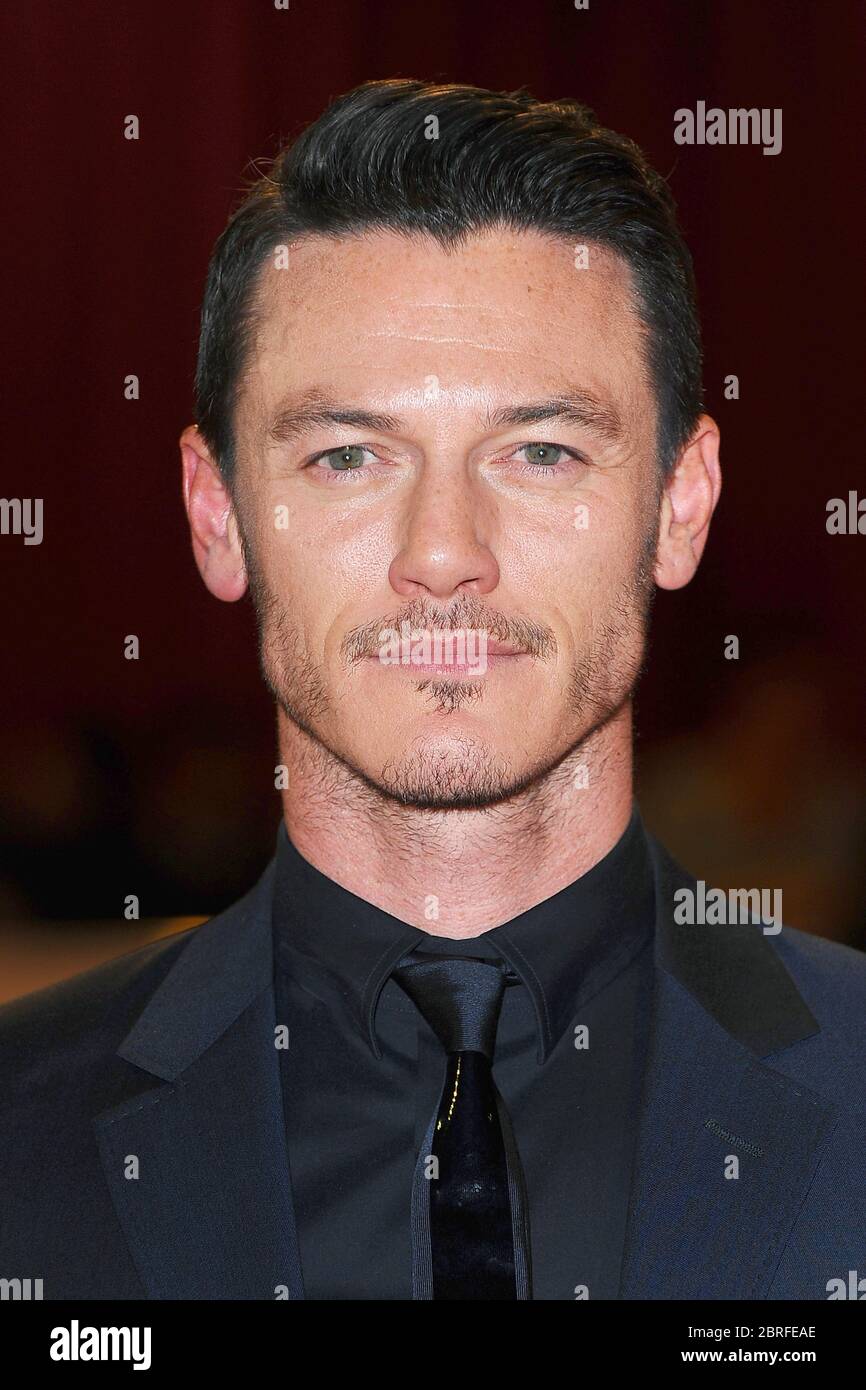 Luke Evans assiste à la première mondiale des trois mousquetaires, vue Westfield, Londres. 4 octobre 2011 © Paul Treadway Banque D'Images