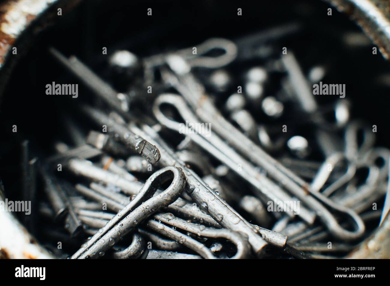 Ferraille. Ancien boulon d'huile. Gros plan. Macro. Banque D'Images