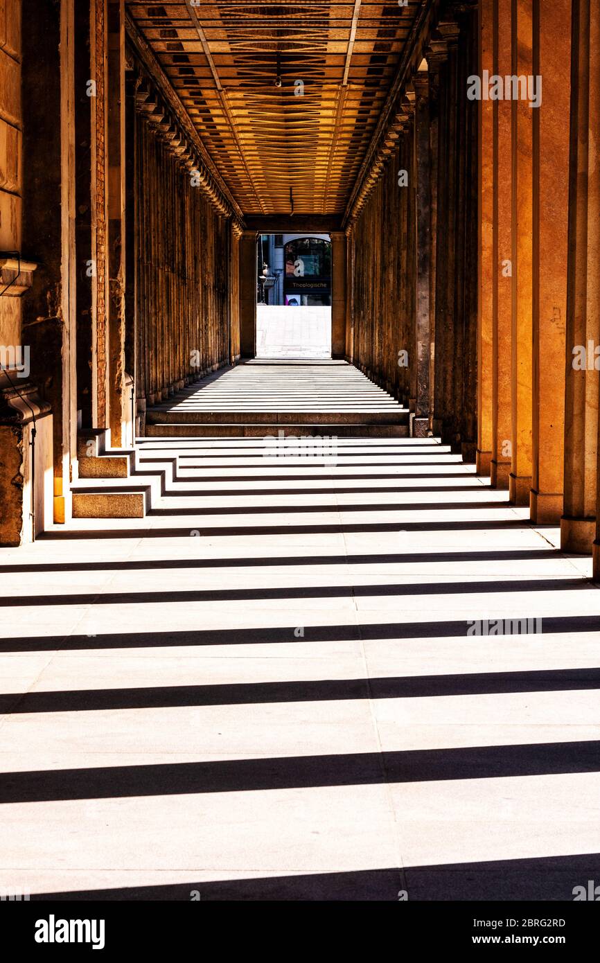 Piliers de Kolonnadenhof, île aux musées, Berlin Banque D'Images