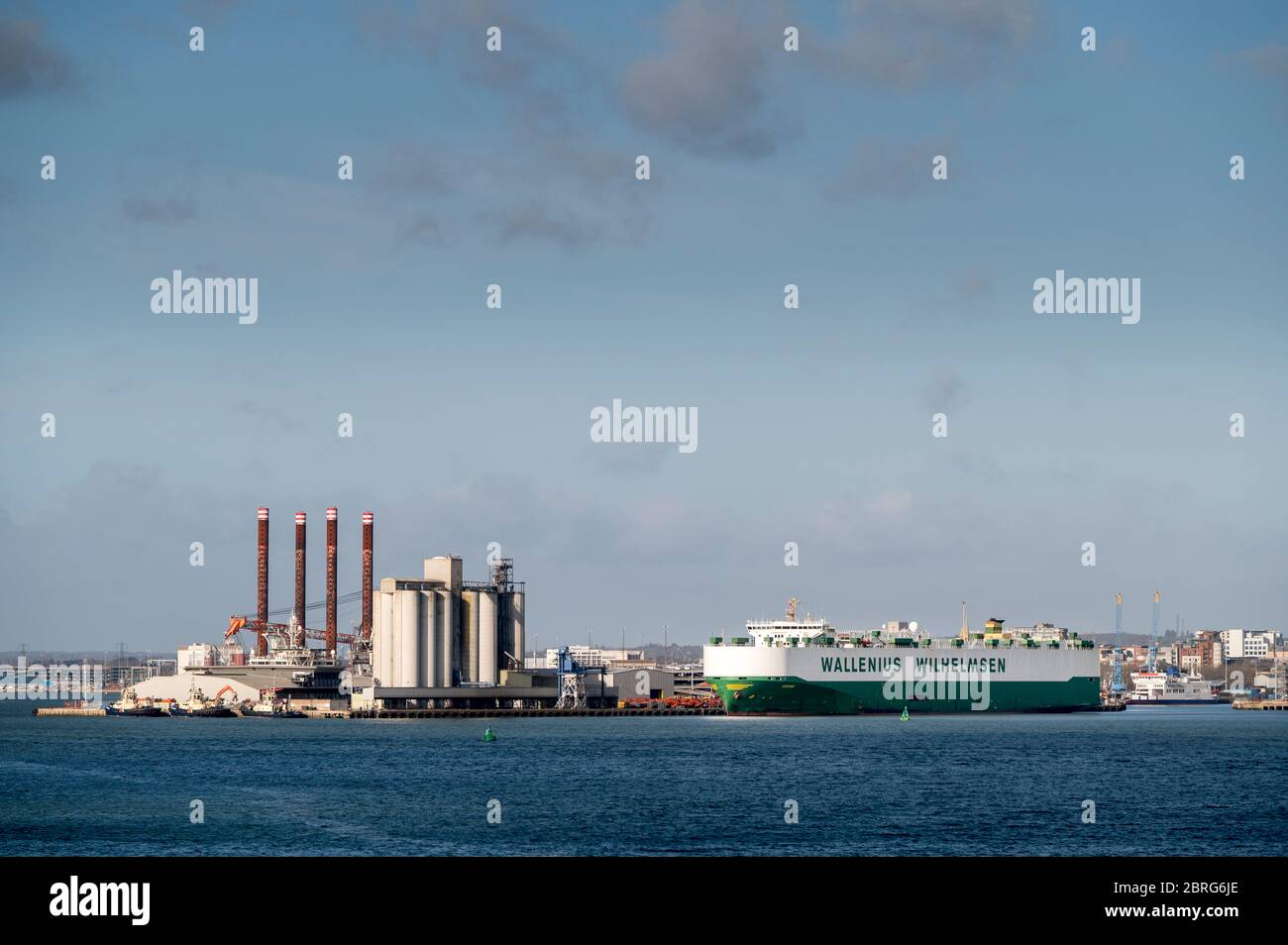 Walenius Wilhelmsen RO-RO cargo sur le Solent, Hampshire, Angleterre. Banque D'Images
