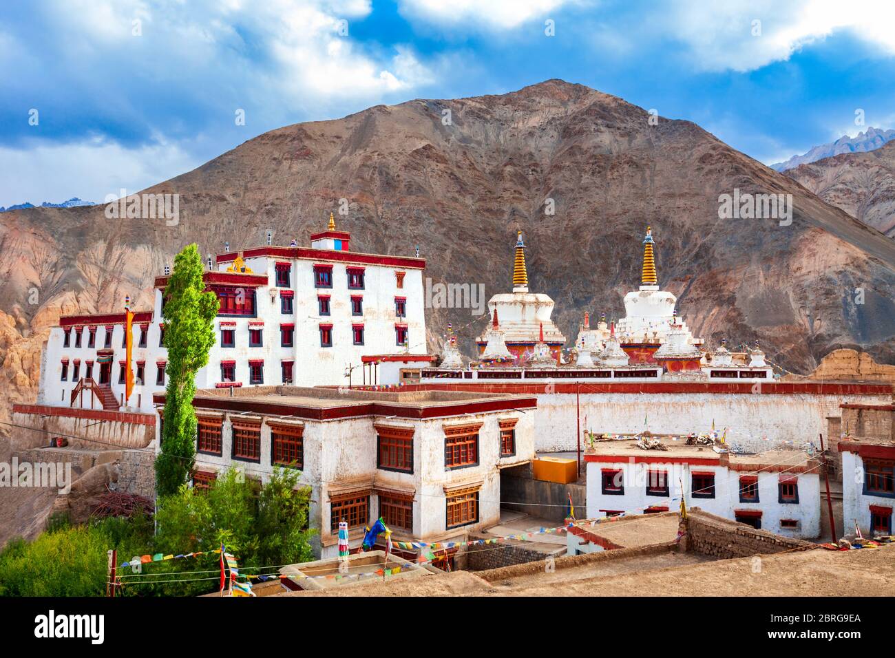 Monastère de Lamayuru ou Gompa est un monastère bouddhiste de style tibétain dans le village de Lamayuru à Ladakh, dans le nord de l'Inde Banque D'Images
