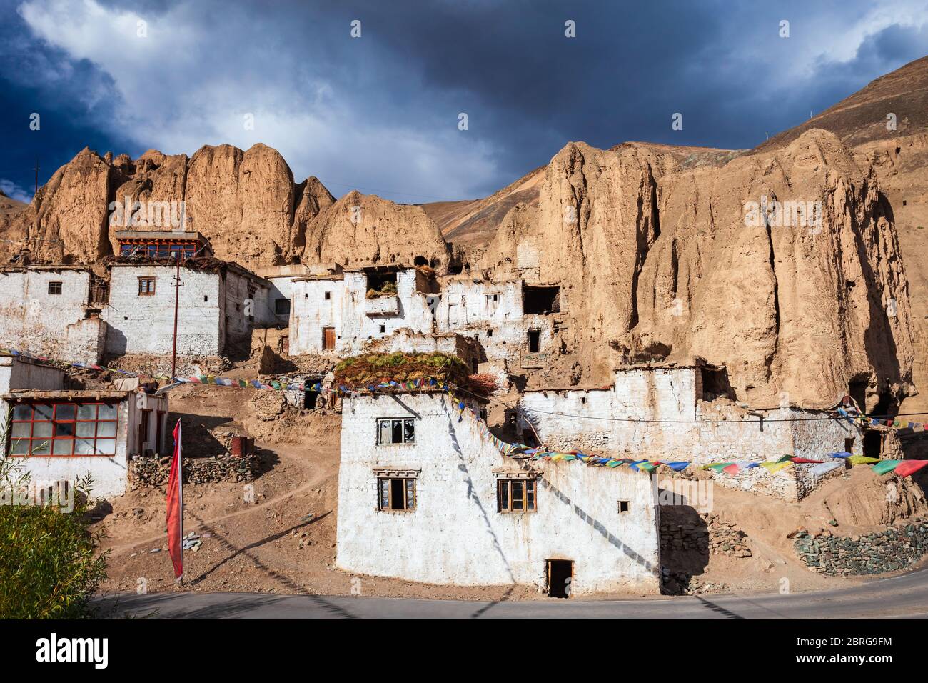 Vallée de la Lune ou Moonland dans le village de Lamayuru à Ladakh, dans le nord de l'Inde Banque D'Images