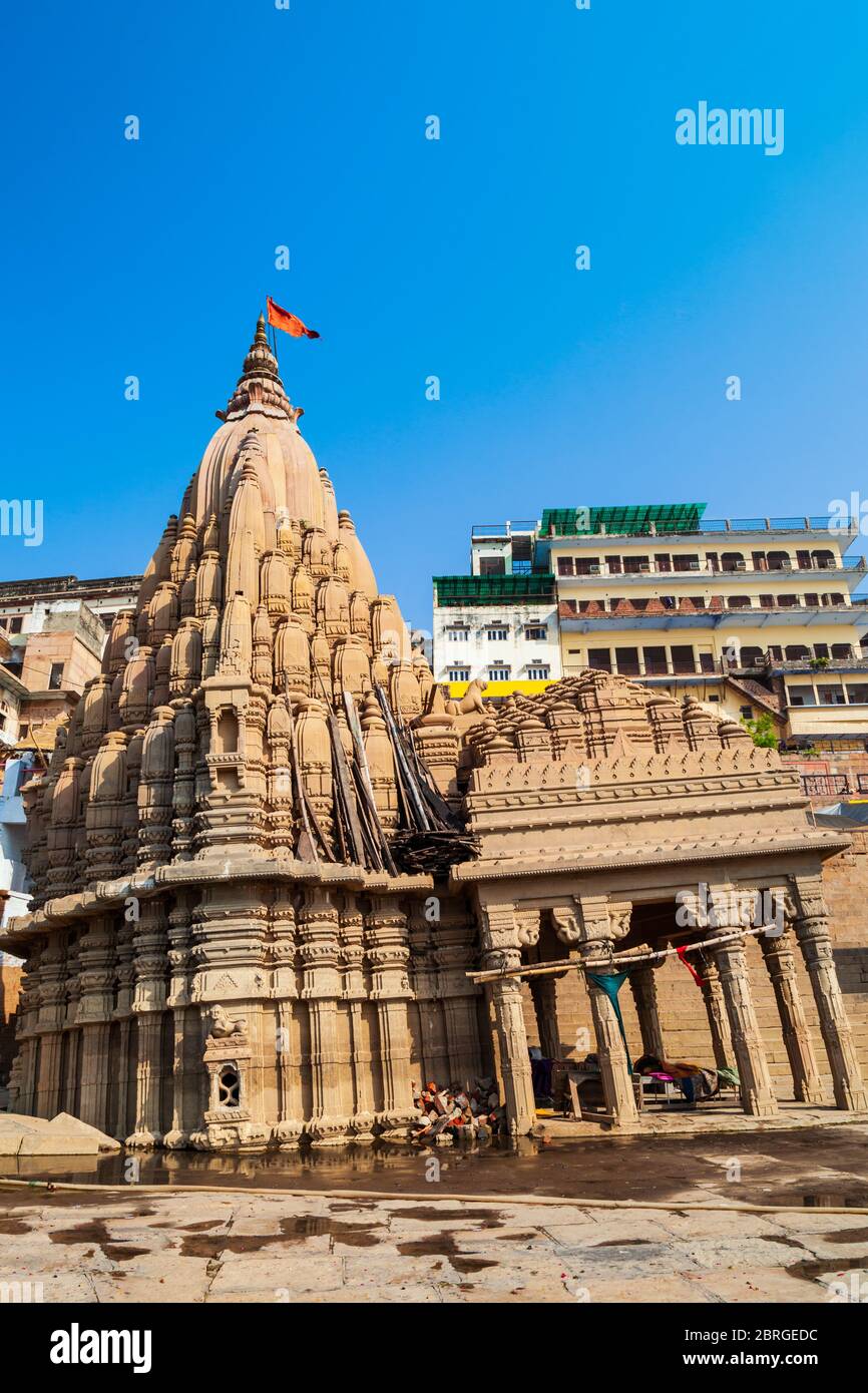 Ratneshwar Mahadev Temple ou temple de Pise est situé à Varanasi dans l'Uttar Pradesh, Inde du Nord Banque D'Images