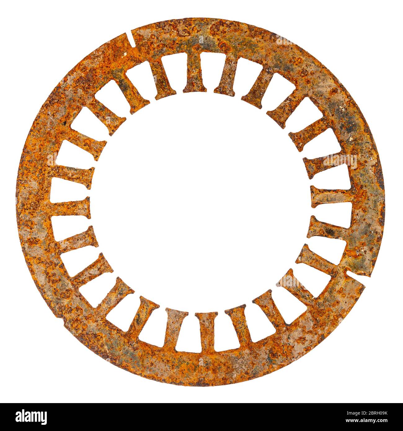 Gros plan sur les vieux détails rouillés isolés sur fond blanc Banque D'Images
