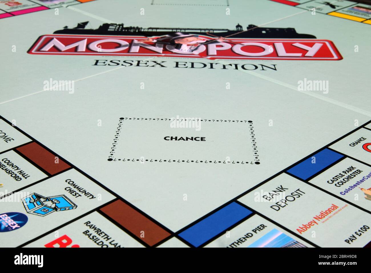 Chance Square sur Hasbro Monopoly Essex Edition jeu de carte chance carte, gros plan Banque D'Images