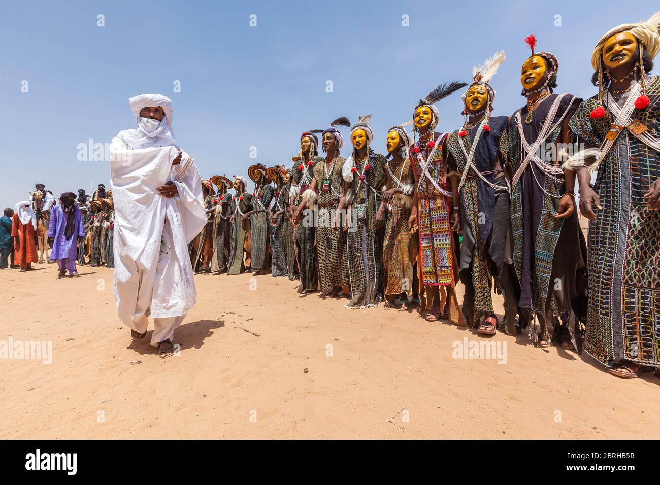 Gerewal bororo Wodaabe concours de beauté maquillage coloré dans les vêtements traditionnels Banque D'Images