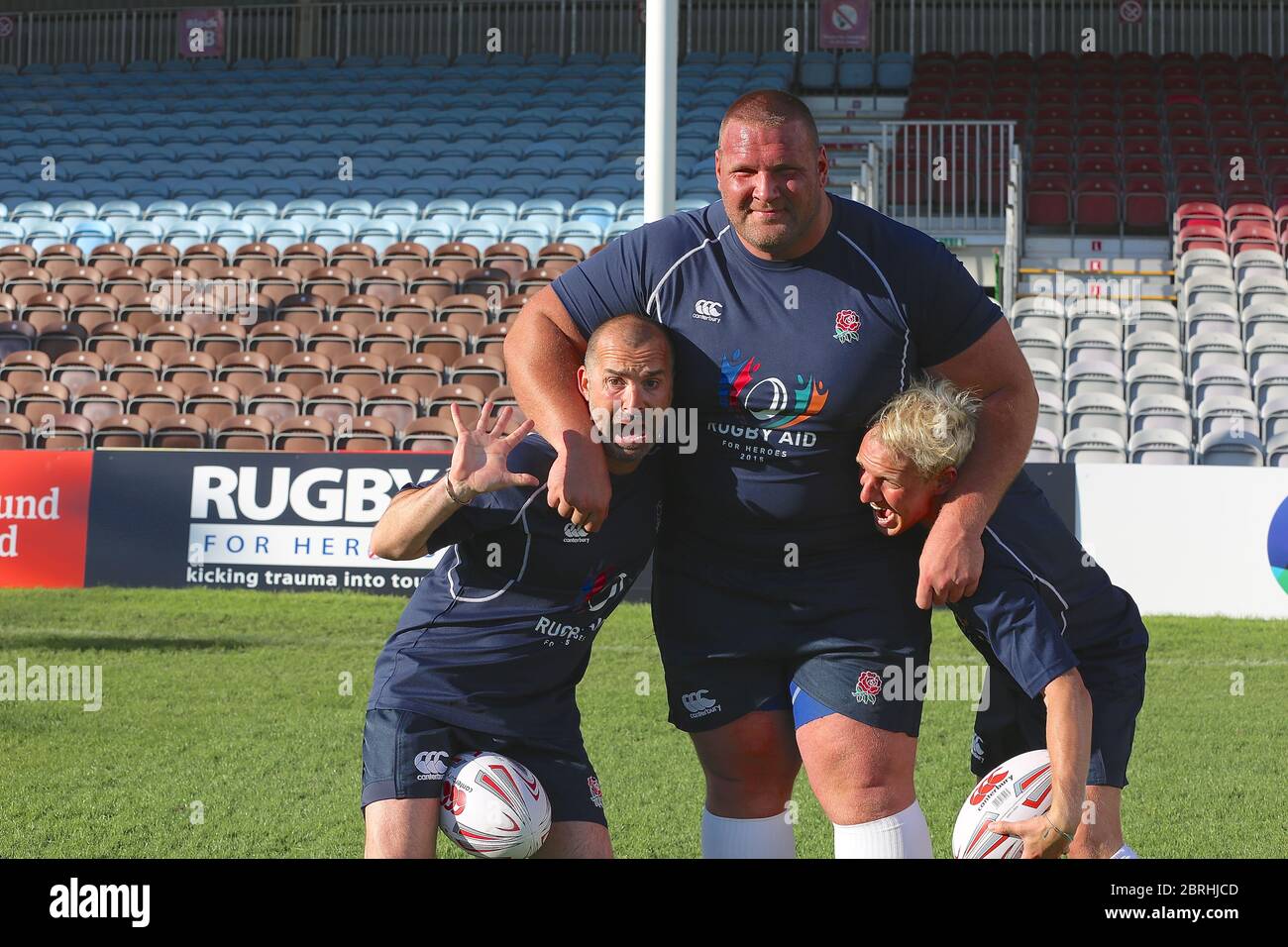 Fabriqué dans les répétitions Jamie Laing de Chelsea pour Rugby Aid for Heroes 2015. Le premier match de rugby à XV, avec d'anciens joueurs internationaux, des célébrités et des membres actifs des forces armées, a eu lieu au stade de Twickenham Stoop le vendredi 4 septembre. Le match a été montré en direct sur BT Sport. Il a amasser des fonds et la sensibilisation par le sport du rugby , la communauté des fans et le réseau plus large de joueurs professionnels pour soutenir le personnel militaire faisant la transition du service militaire à la vie civile . Banque D'Images