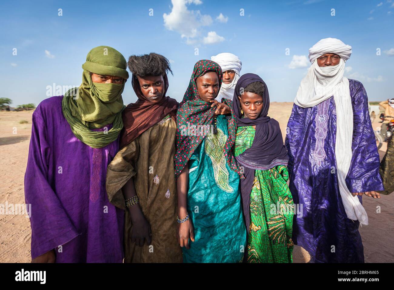 les femmes de la tribu des fulani bororo sont en fête nomade dans le désert du Sahara Banque D'Images