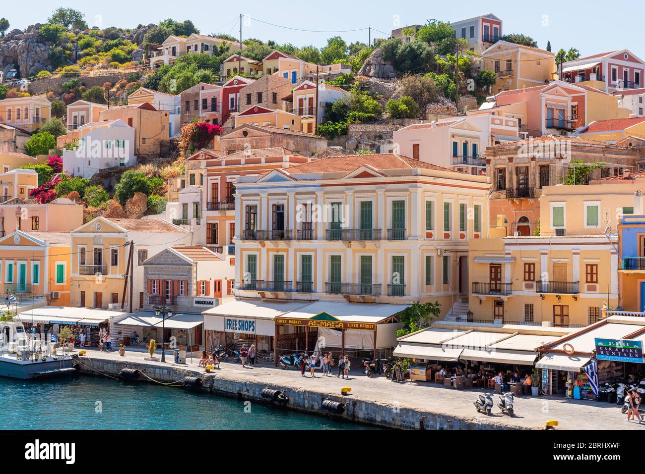 SYMI, GRÈCE - 15 mai 2018 : architecture colorée de l'île de Symi Banque D'Images