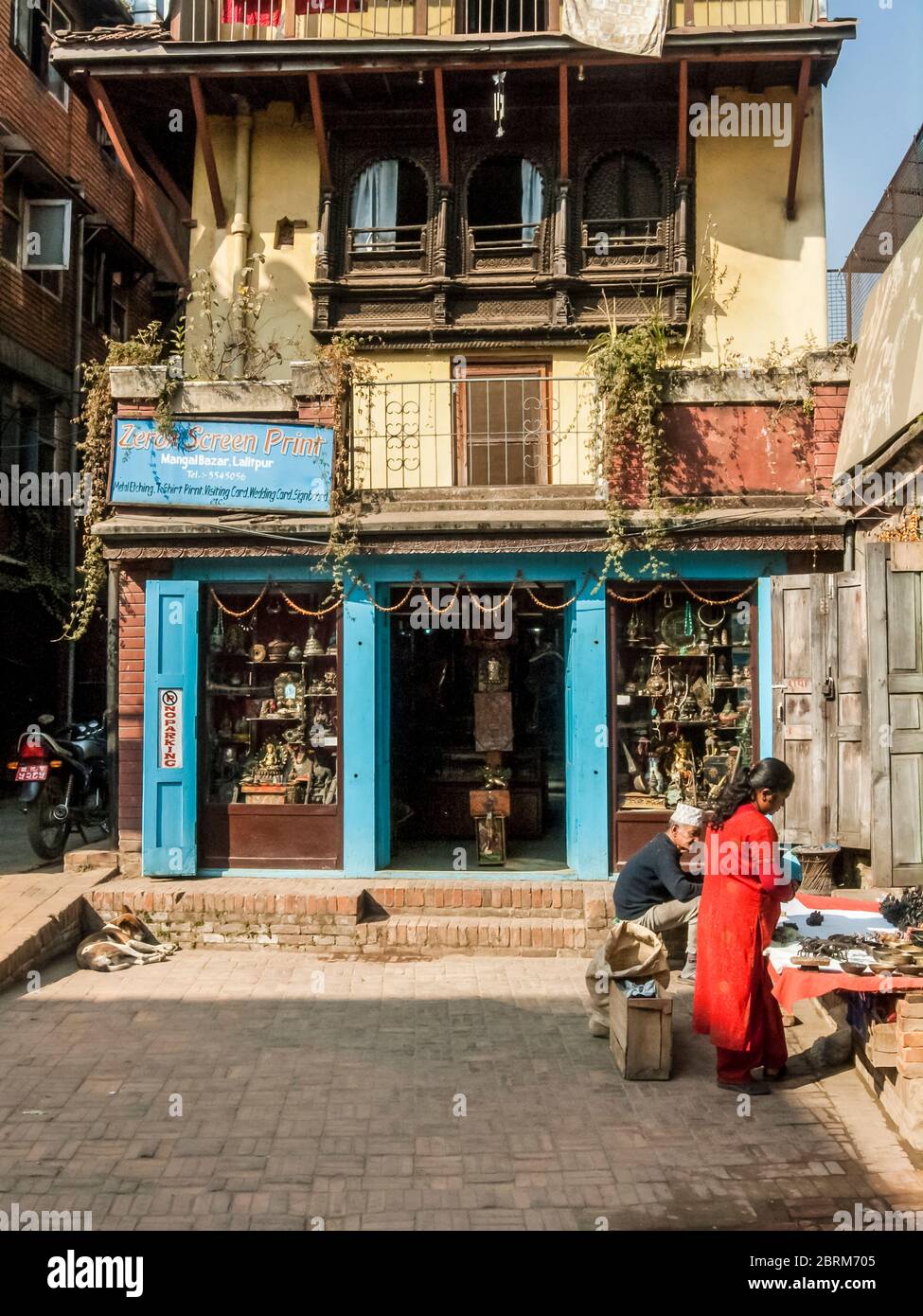 Katmandou, Patan. Scènes de rue colorées dans et autour du quartier de Patan à Katmandou. Banque D'Images