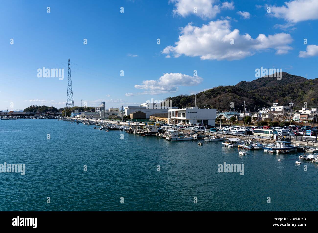 Port de Tadanoumi dans la ville de Takehara, la porte de la célèbre Okunoshima (île de Rabbit). Préfecture d'Hiroshima, Japon Banque D'Images