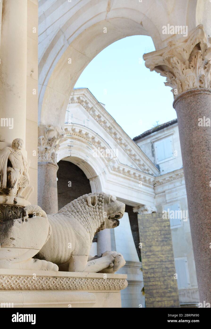 Cathédrale Saint Domnius à Split. La structure a été construite en 305 comme le mausolée de l'empereur romain Dioclétien. Banque D'Images