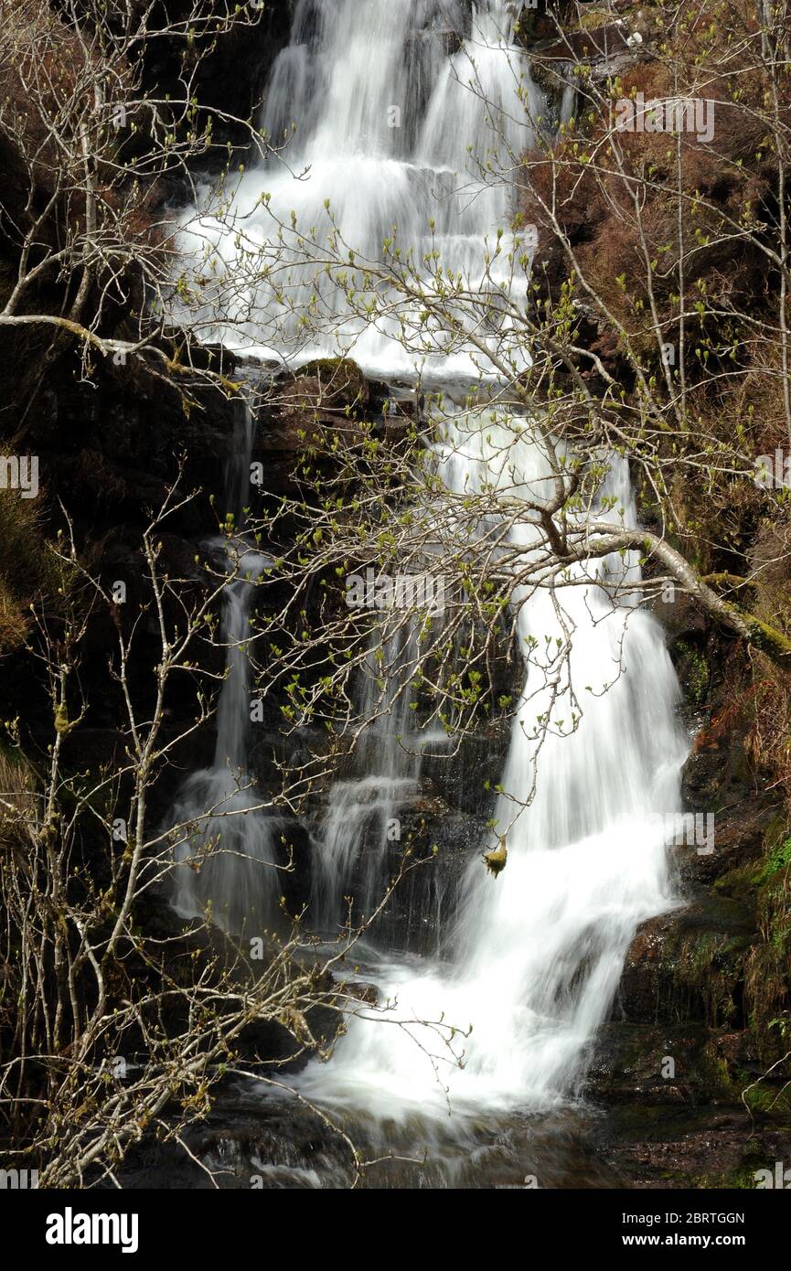 Cascade entre les deux principales chutes d'eau sur Nant y Llyn. Banque D'Images