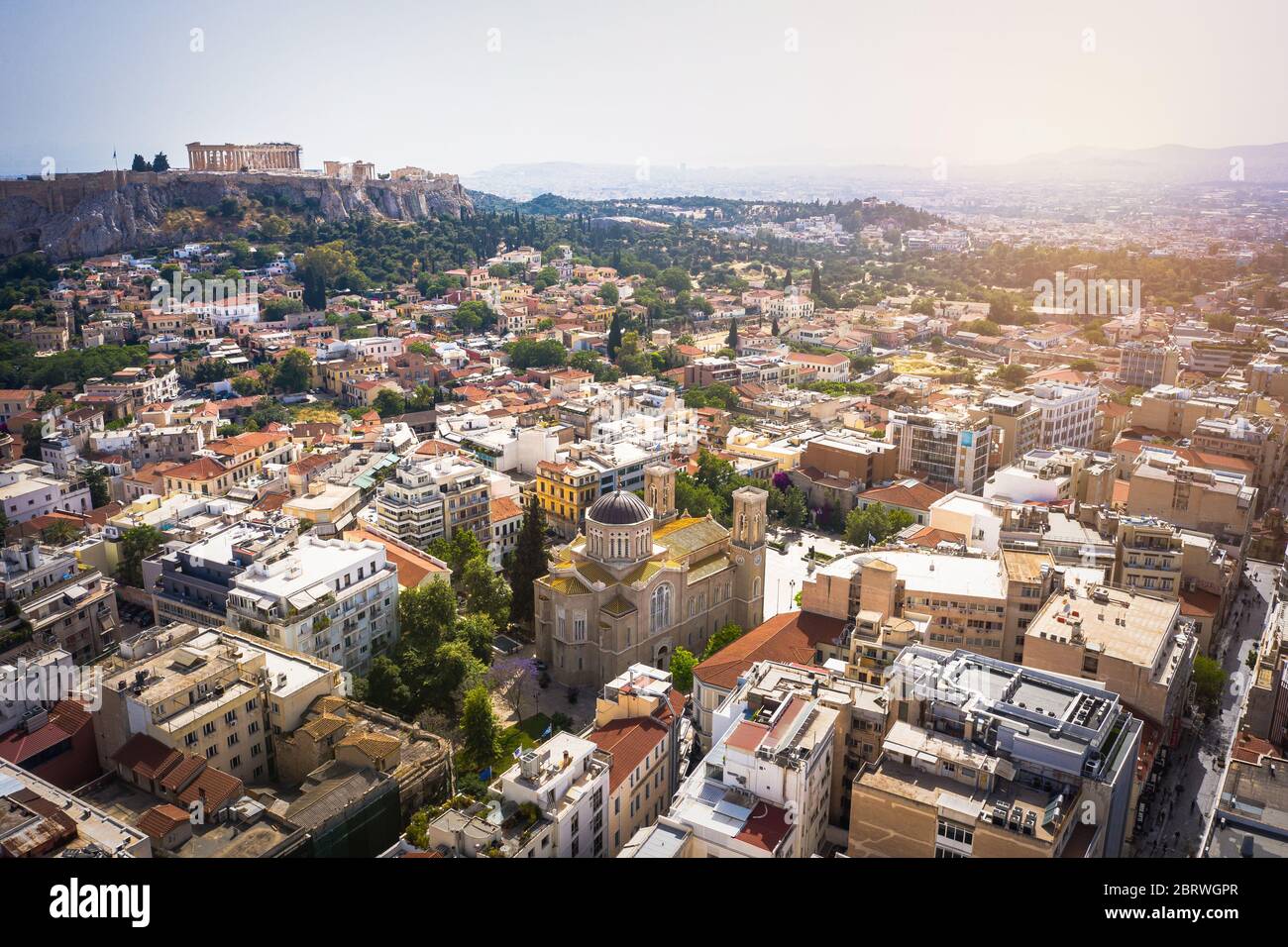Paysage urbain de l'Acropole d'Athènes, Grèce, avec le temple du Parthénon au coucher du soleil Banque D'Images