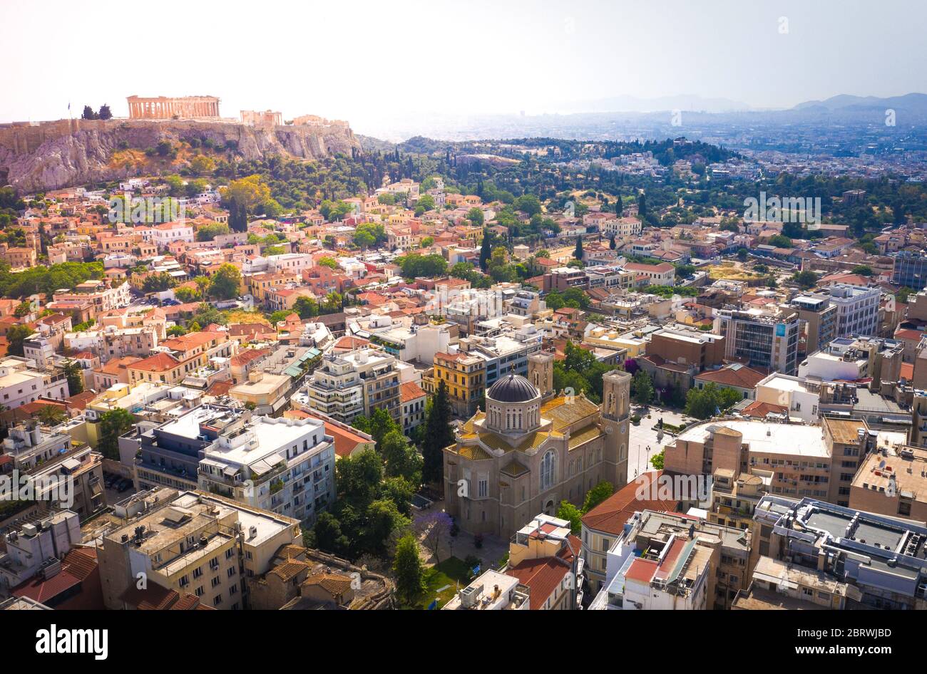Paysage urbain de l'Acropole d'Athènes, Grèce, avec le temple du Parthénon au coucher du soleil Banque D'Images
