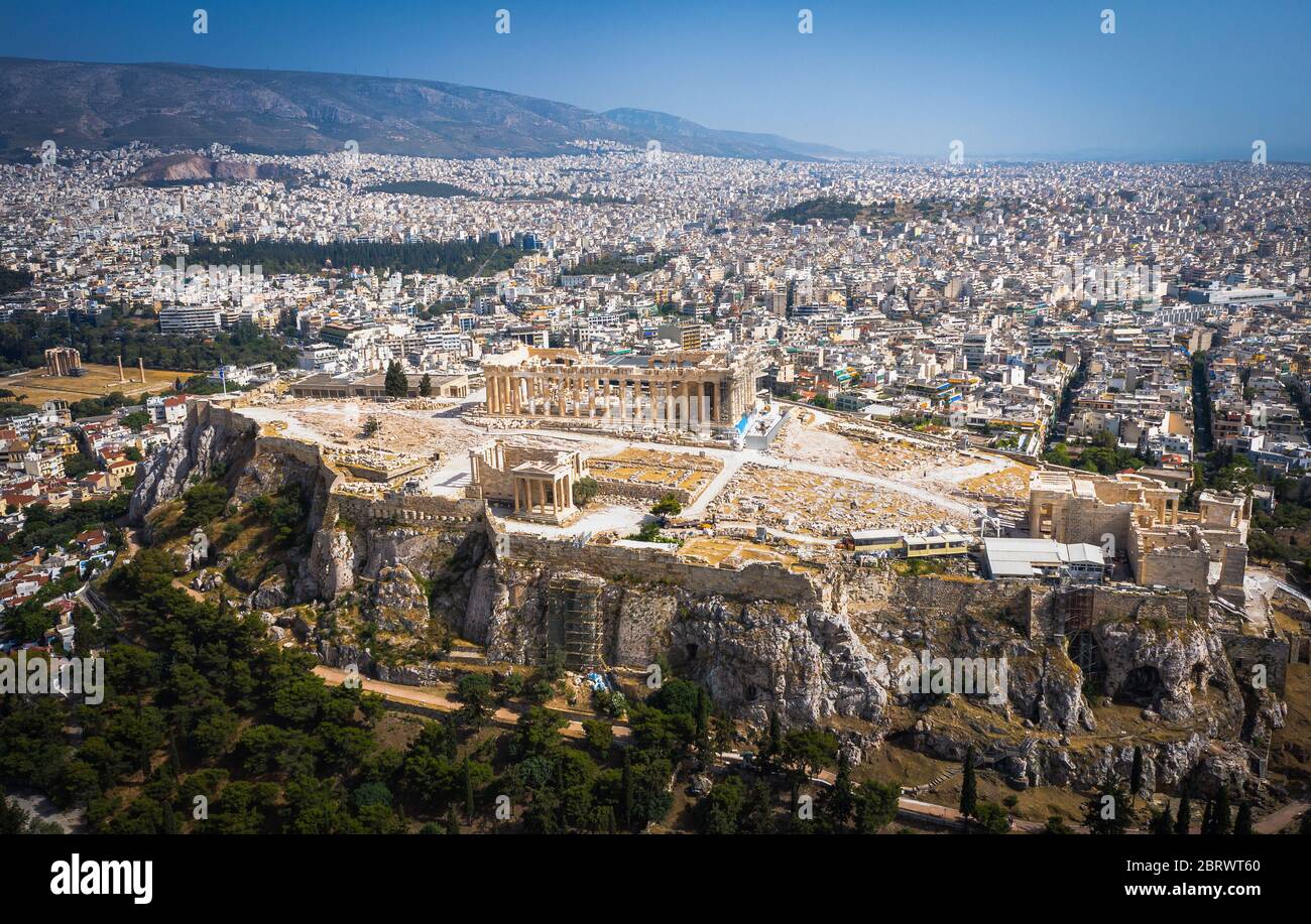 Paysage urbain de l'Acropole d'Athènes, Grèce, avec le temple du Parthénon au coucher du soleil Banque D'Images