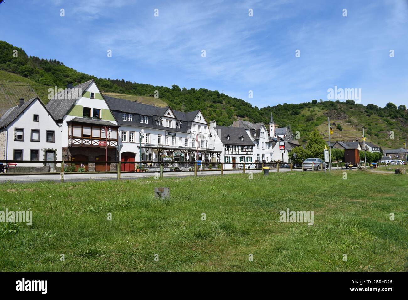 Hatzenport et la rue de Mosel Banque D'Images