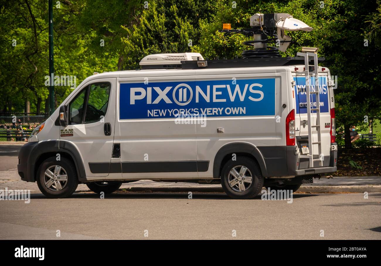 Une camionnette PIX11 garée à Central Park à New York le samedi 16 mai 2020. (© Richard B. Levine) Banque D'Images