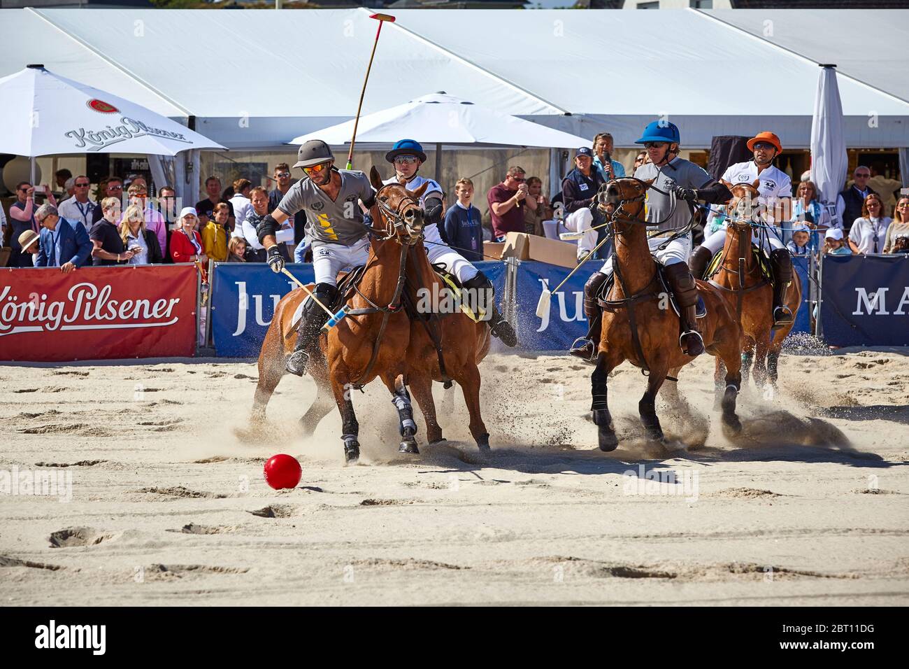 La compétition annuelle de polo de plage à Hoernum sur l'île de Sylt. Banque D'Images
