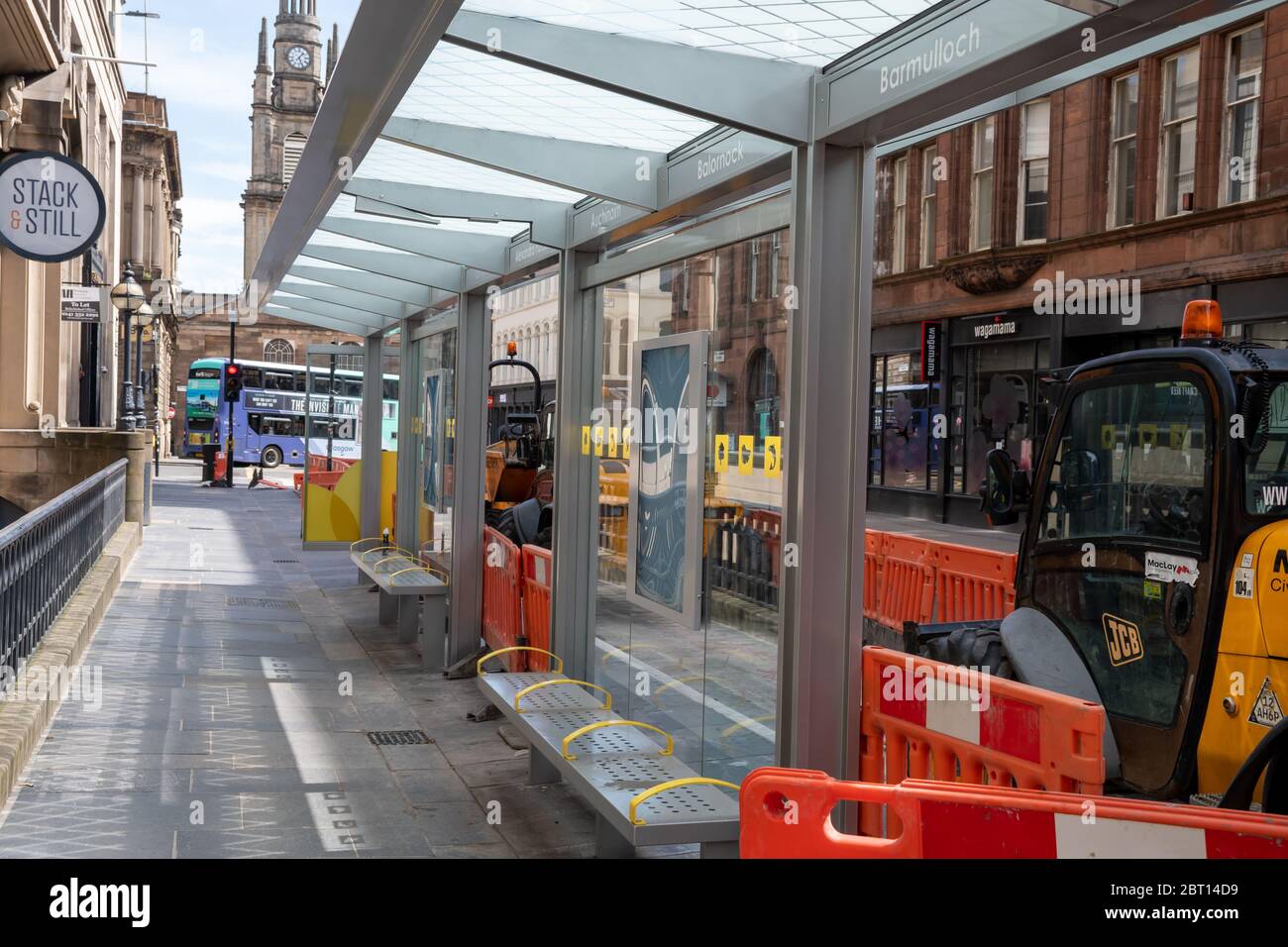 Un arrêt de bus récemment reconstruit sur West George Street dans le centre-ville de Glasgow Banque D'Images