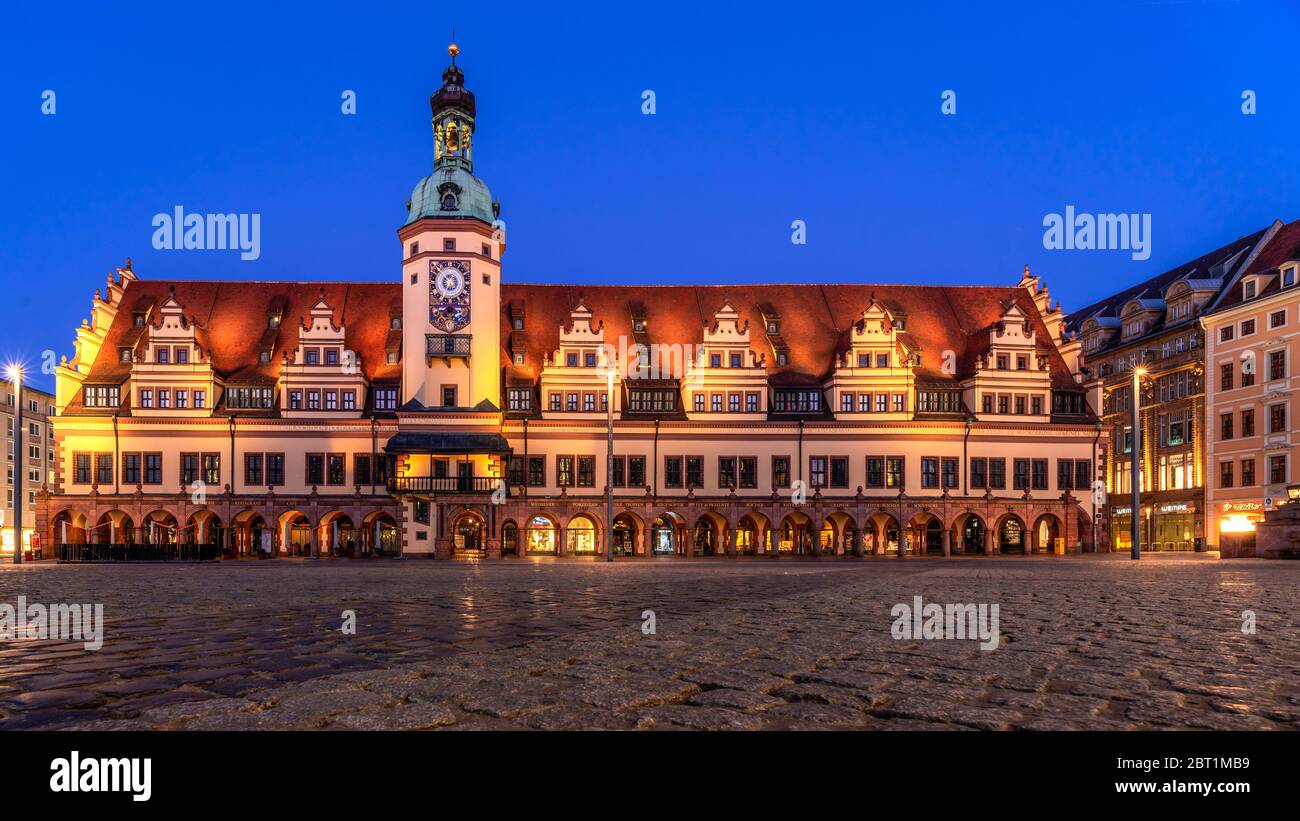 Altes Rathaus à Leipzig BEI Nacht, beleuchtet, ohne Menschen Banque D'Images