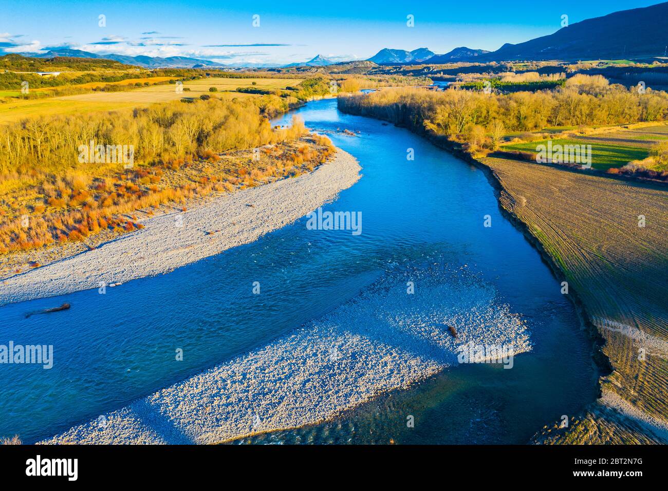 Riverbed dans un paysage naturel. Banque D'Images