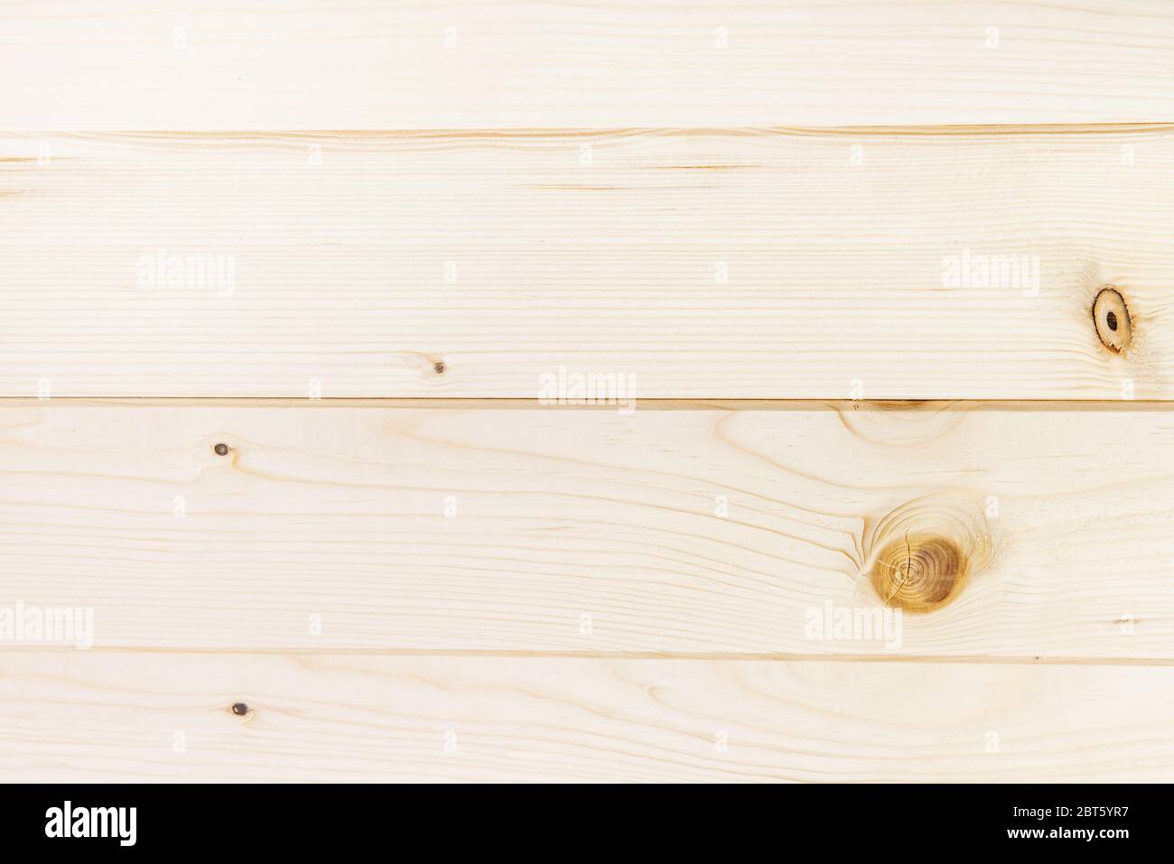 Bureaux en bois lumineux et secs, à proximité Banque D'Images