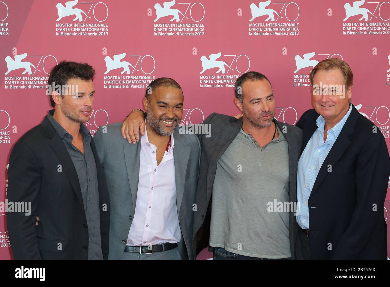 VENISE, ITALIE - SEPTEMBRE 01 : Tom Welling, Matt Jackson, Peter Landesman et Guy East assistent à la séance photo de Parkland Banque D'Images
