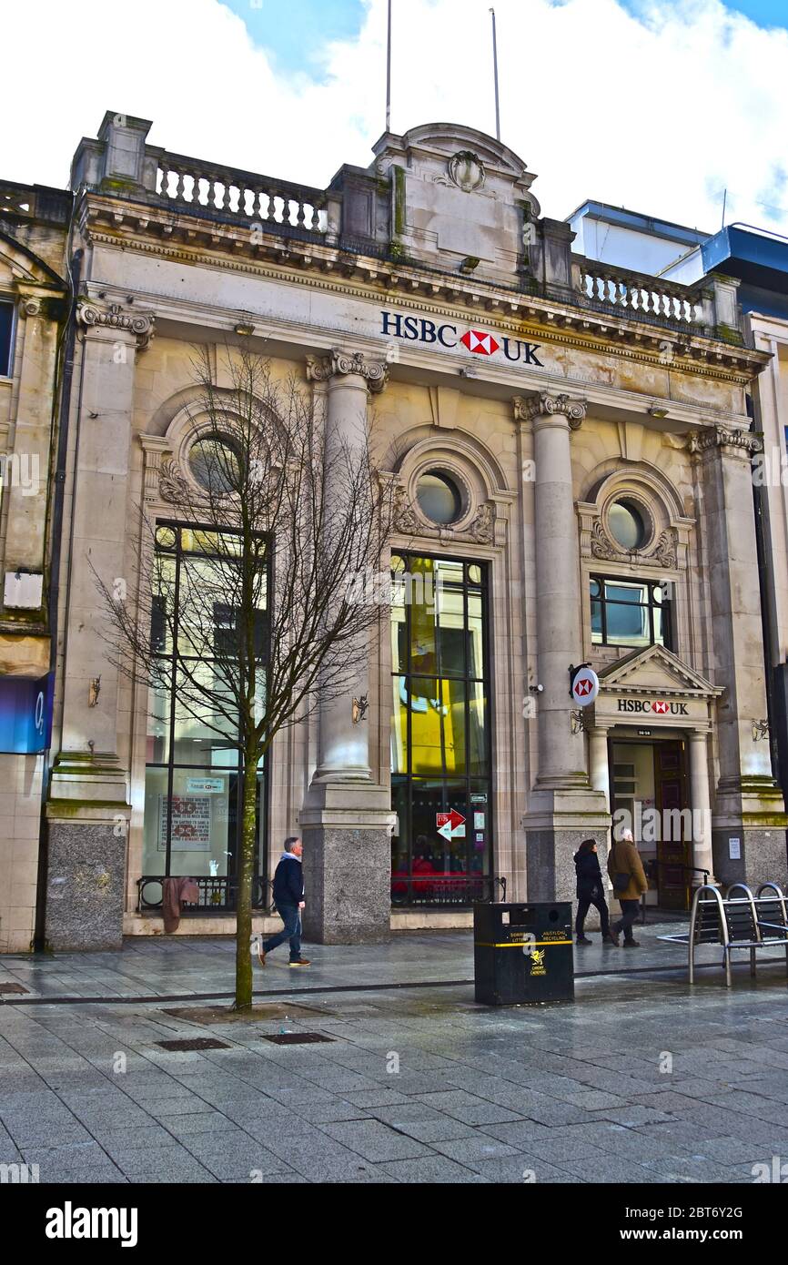 L'imposante façade du bâtiment HSBC Bank (anciennement Midland Bank) situé dans le centre-ville de Cardiff. Il dispose d'un impressionnant et haut hall bancaire Banque D'Images