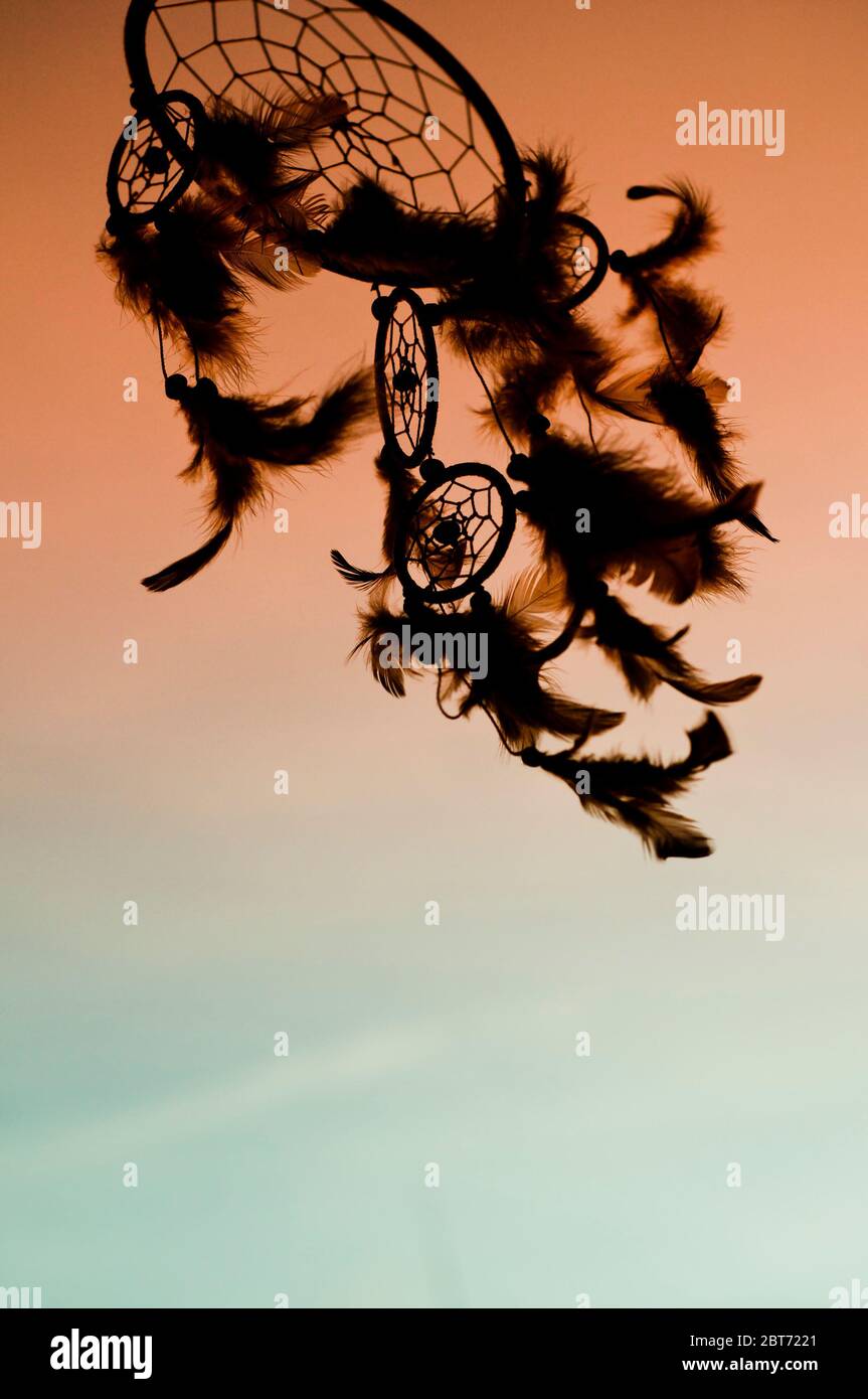 dreamcatcher en silhouette au coucher du soleil Banque D'Images