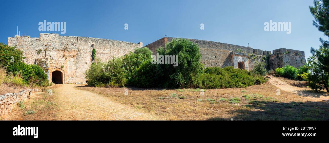 Niokastro, Neokastro ou Nouvelle forteresse de Pylos Navarino à Pylos différentes vues sur les murs épais du bastion construit en 1573 Banque D'Images