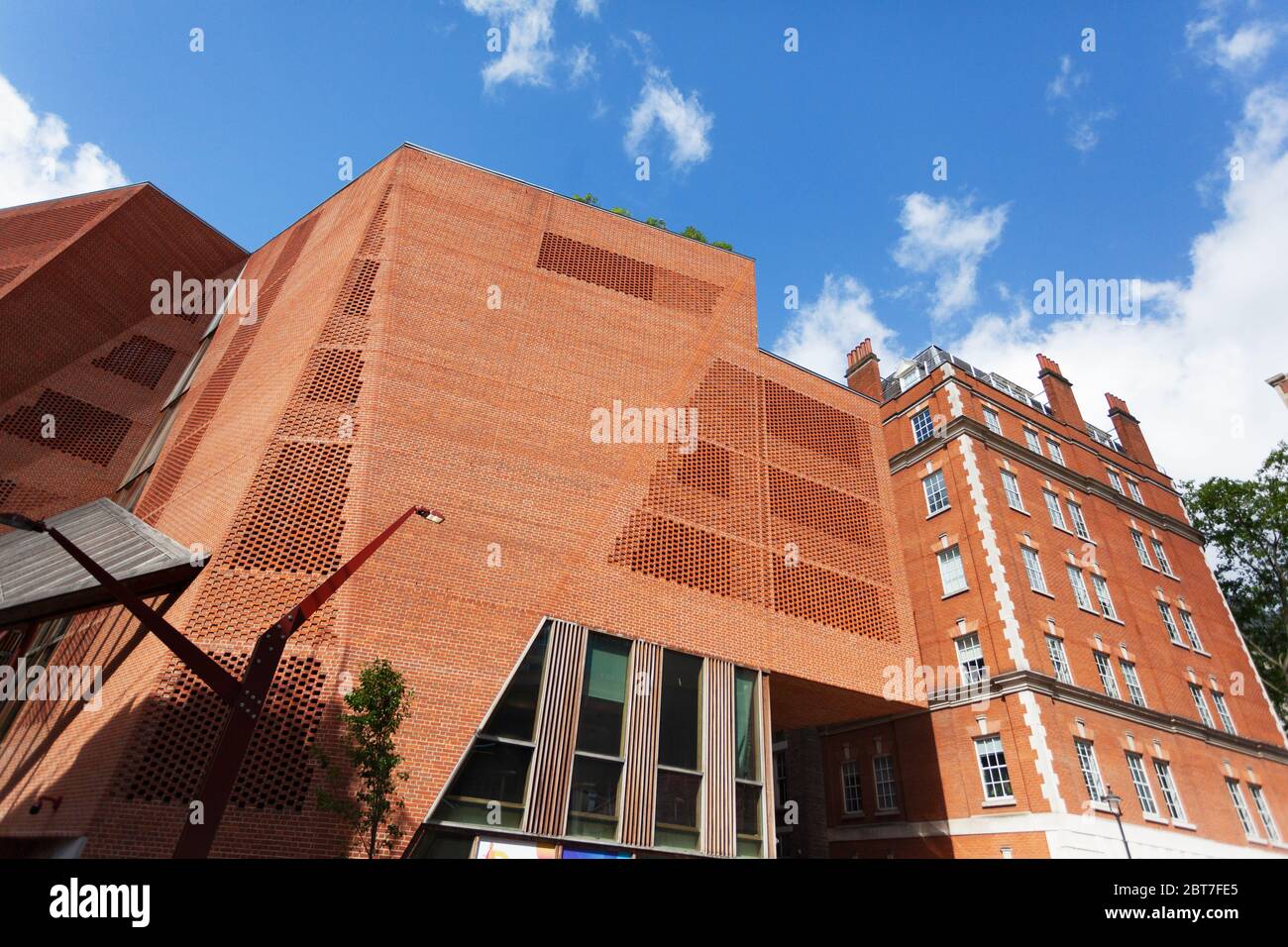 A vu le centre étudiant de Swee Hock, construit en 2013 par O'Donnell et Tuomey Architects Banque D'Images
