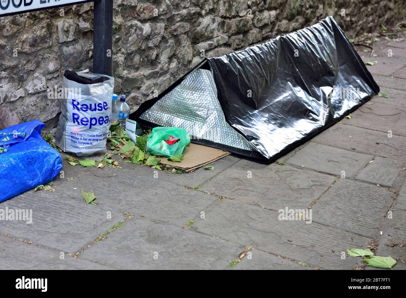 Refuge temporaire pour sans-abri dans la rue à Bristol, Angleterre. Fourni par une œuvre de bienfaisance Banque D'Images