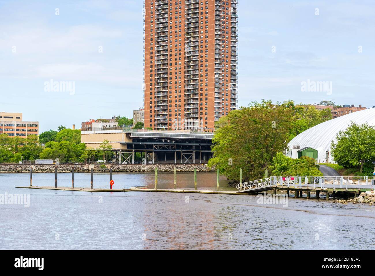 Bâtiment résidentiel près de la promenade Henry Hudson et du parc Inwood Hill. Banque D'Images