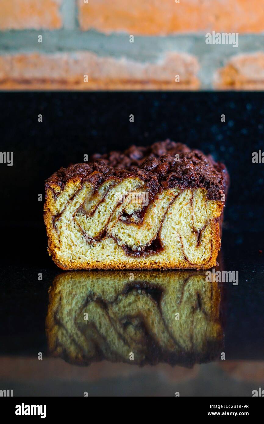 Babka au chocolat maison Banque D'Images