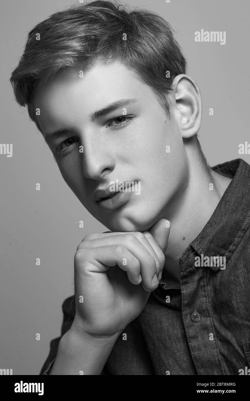 Un homme charmant. Portrait d'un jeune homme. Banque D'Images