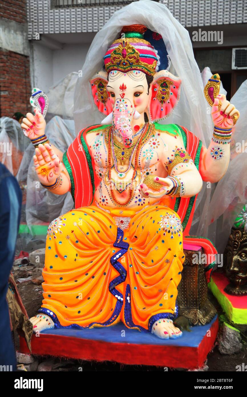 Grande statue de Ganesha, gros plan - idole de Seigneur Ganesha, Dieu hindou Ganesha, Ganesha coloré Idol, Culture indienne. Inde, Asie (photo © Saji Maramon) Banque D'Images