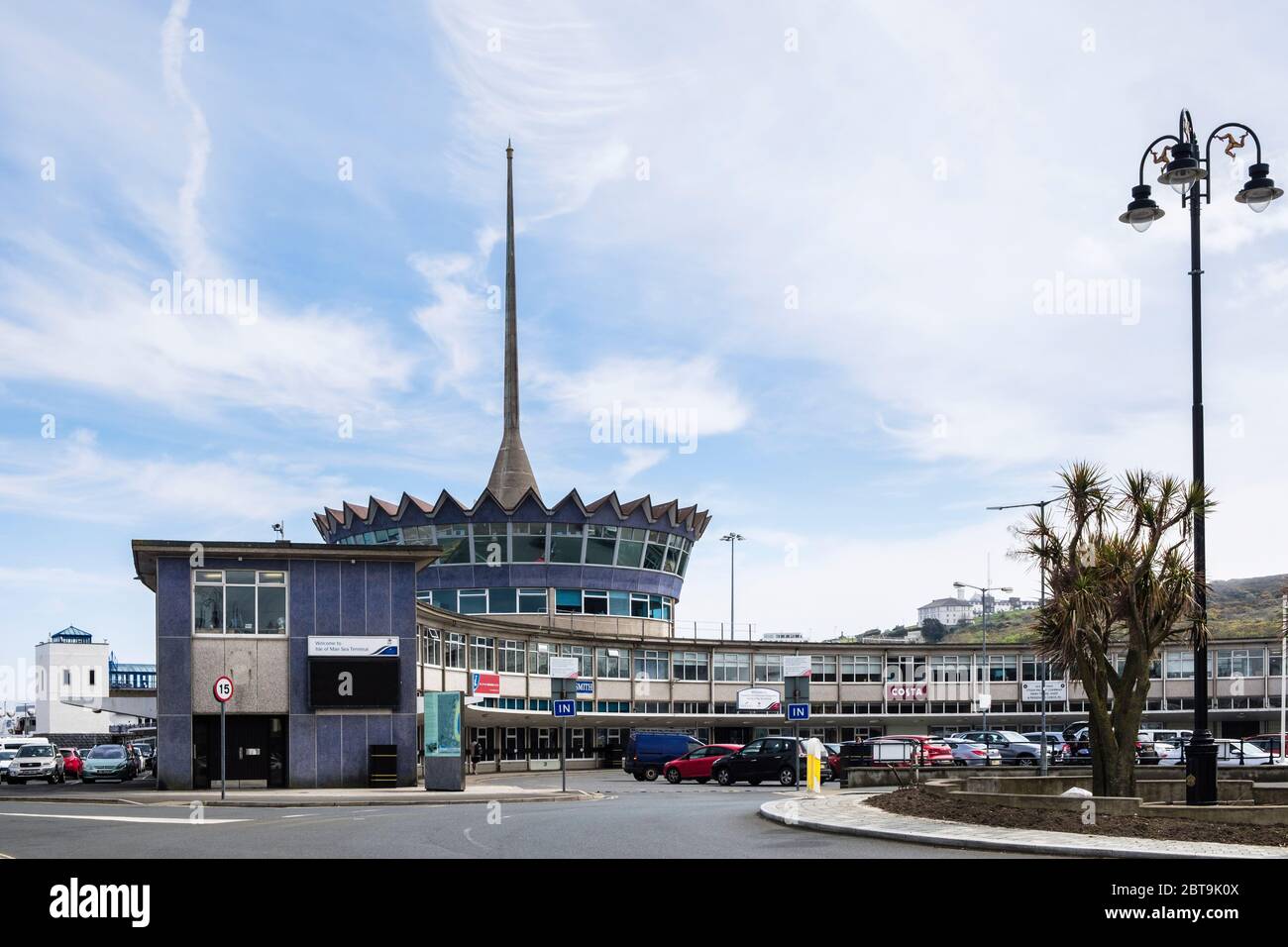 Le terminal maritime, bâtiment de ferry, centre de transport de passagers et parking. Douglas, Île de Man, Îles Britanniques Banque D'Images