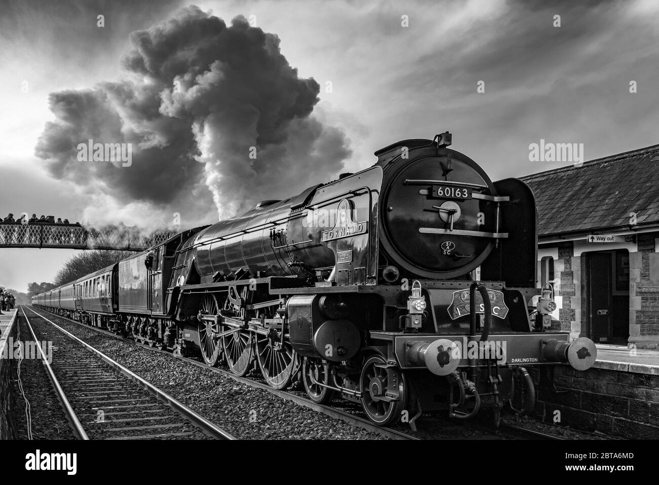 Régler... Yorkshire du Nord. Nord-Ouest de l'Angleterre. Mercredi 15 février 2017. La machine à vapeur à grains de poivre Tornado le deuxième jour de l'horaire de transport Banque D'Images