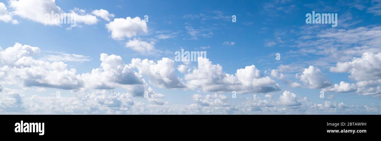 Ciel et nuages. L'air vif Banque D'Images