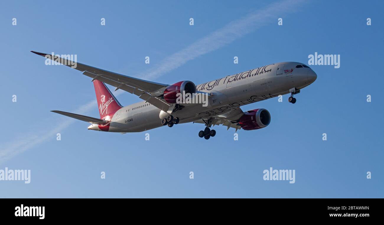 Le Boeing 787 Dreamliner G-PROMET une approche finale de l'aéroport LHR de Londres-Heathrow Banque D'Images