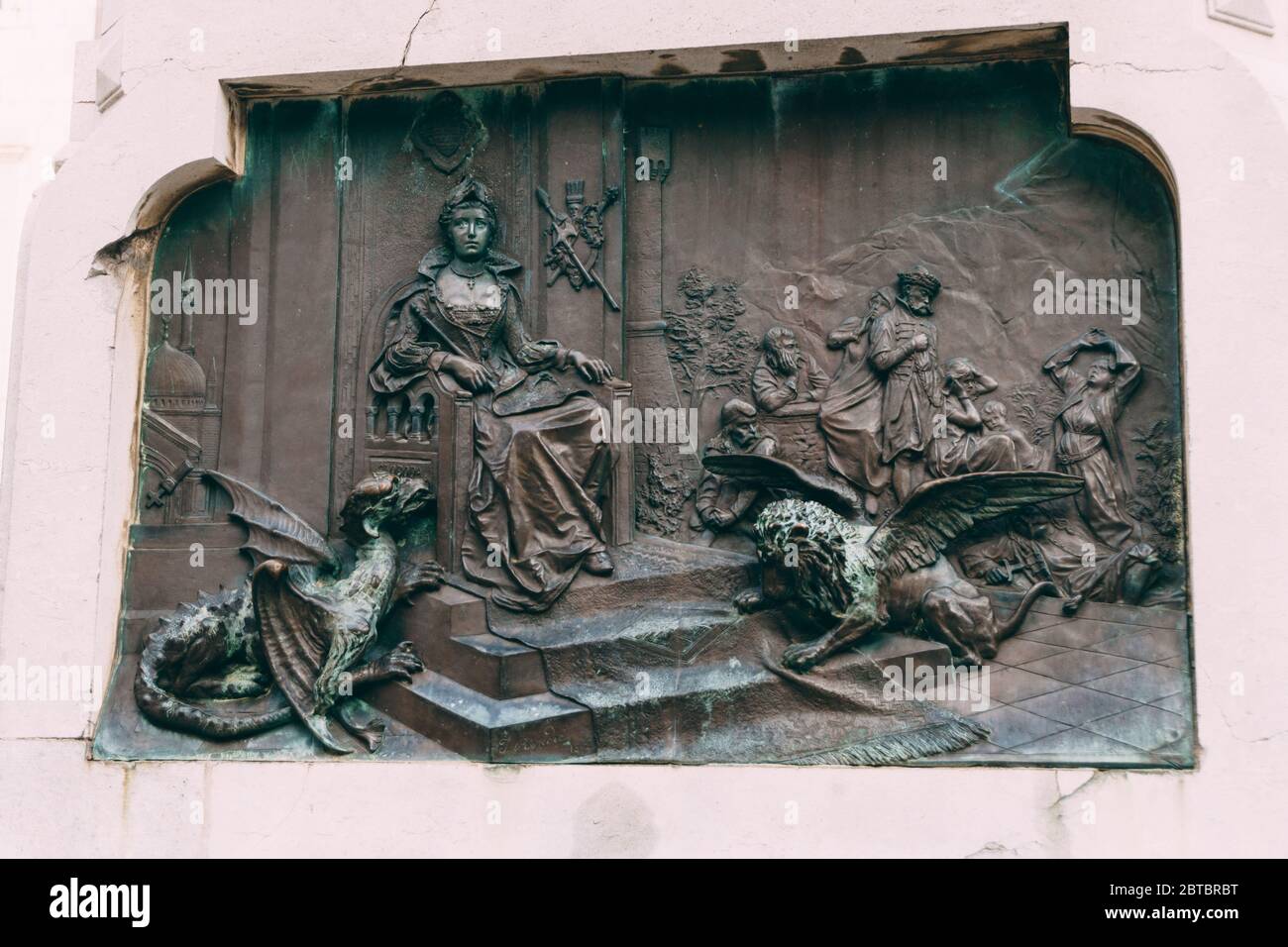 Monument à Ivan Gundulich, Bas-reliefs de bronze avec des scènes du poème d'Osman - la bataille des Slaves avec les Turcs à Khotyn, ornent le piédestal de Banque D'Images
