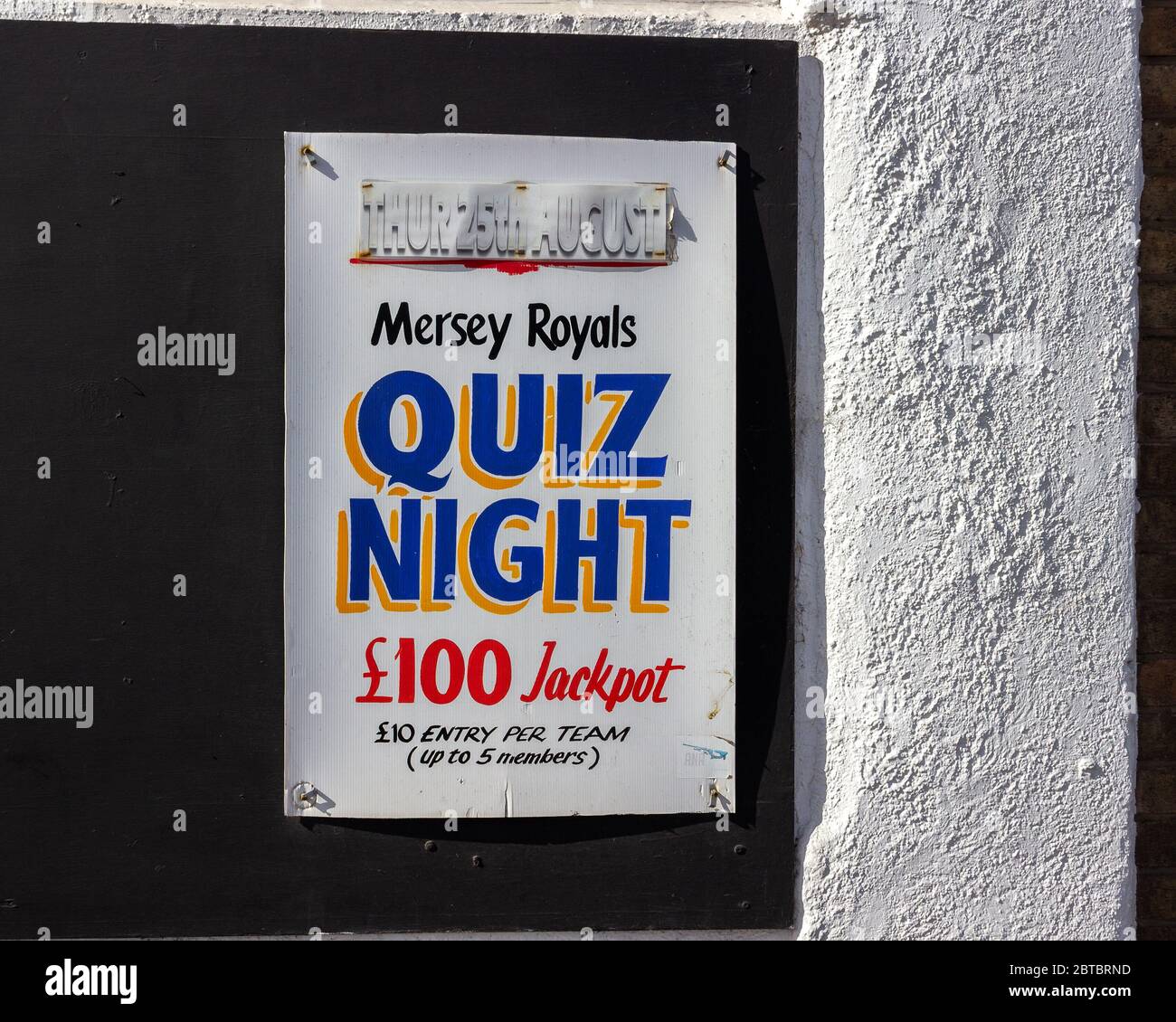 Affiche de nuit de quiz, pour le Mersey Royal football Club, le Christies Bar, Cleveland Street, Birkenhead Banque D'Images