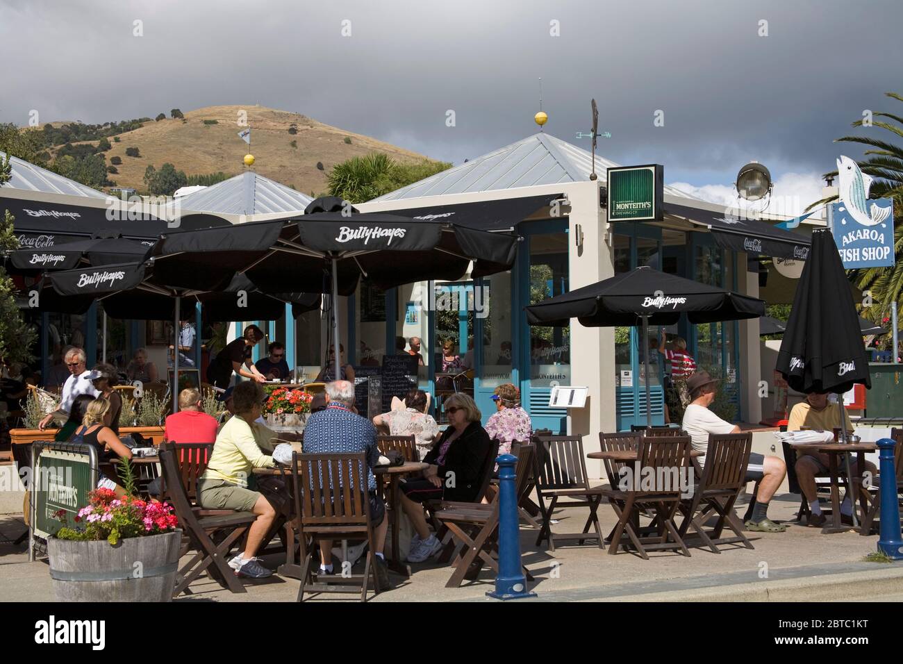 Café à Akaroa, péninsule Banks, Canterbury District, South Island, Nouvelle-Zélande Banque D'Images