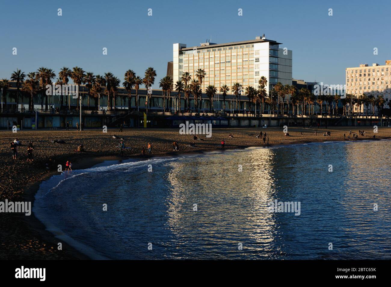 La plage de Barceloneta à Barcelone, Espagne Banque D'Images