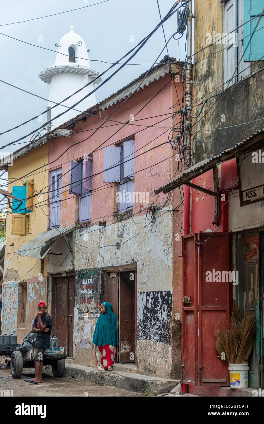 Vieille ville de Mombasa avec mosquée en arrière-plan Banque D'Images
