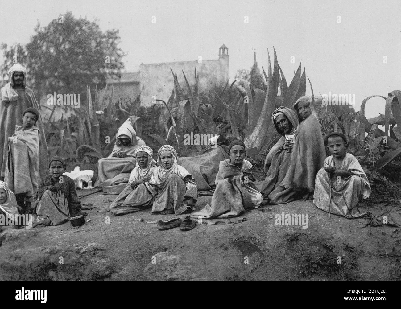 Algérie - BÔNE Annaba - Types Algériens - Jeunes arabes en costume de