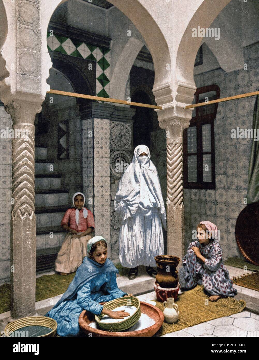 Luce Ben Aben, femmes mauresques de la préparation du couscous, Alger, Algérie ca. 1899 Banque D'Images