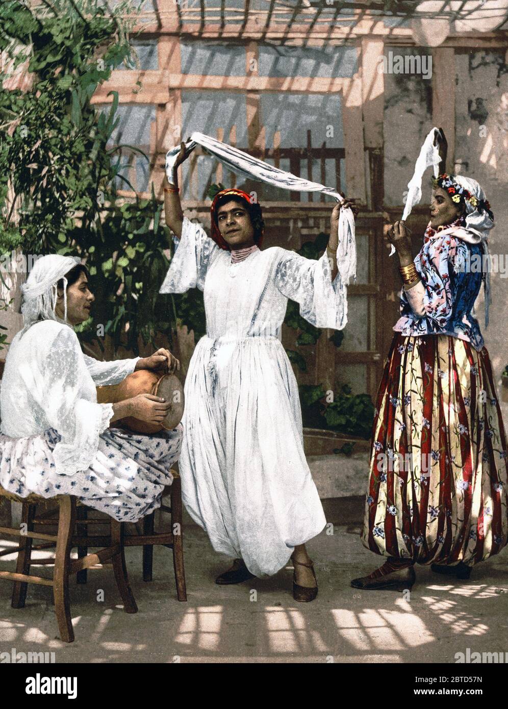 Les filles de la danse arabe, Alger, Algérie ca. 1899 Banque D'Images